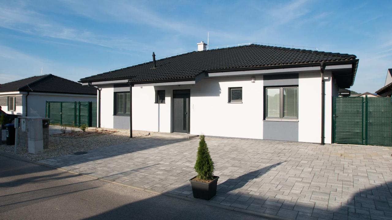 Royal House Trencin Villa ภายนอก รูปภาพ