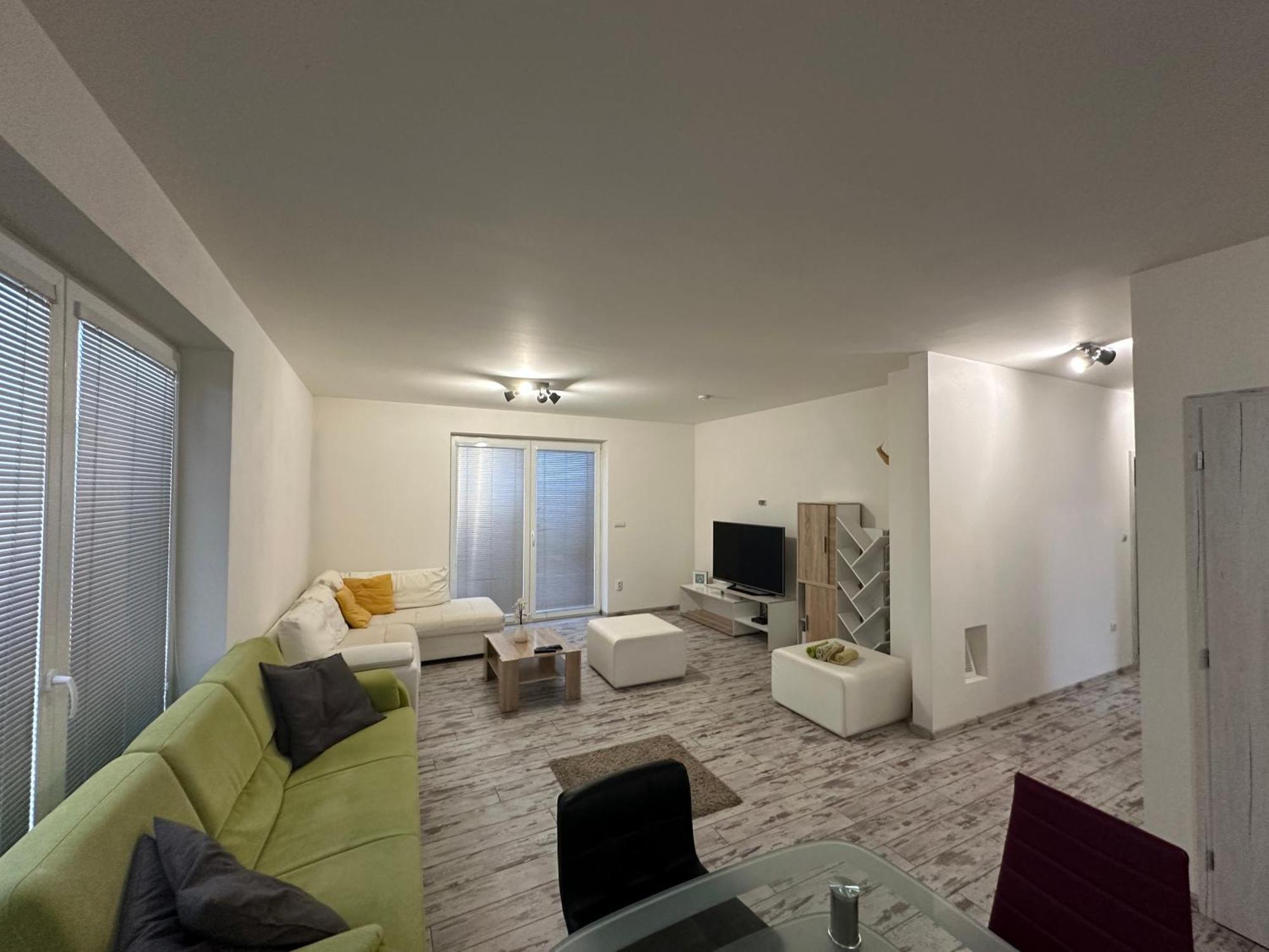 Royal House Trencin Villa ภายนอก รูปภาพ