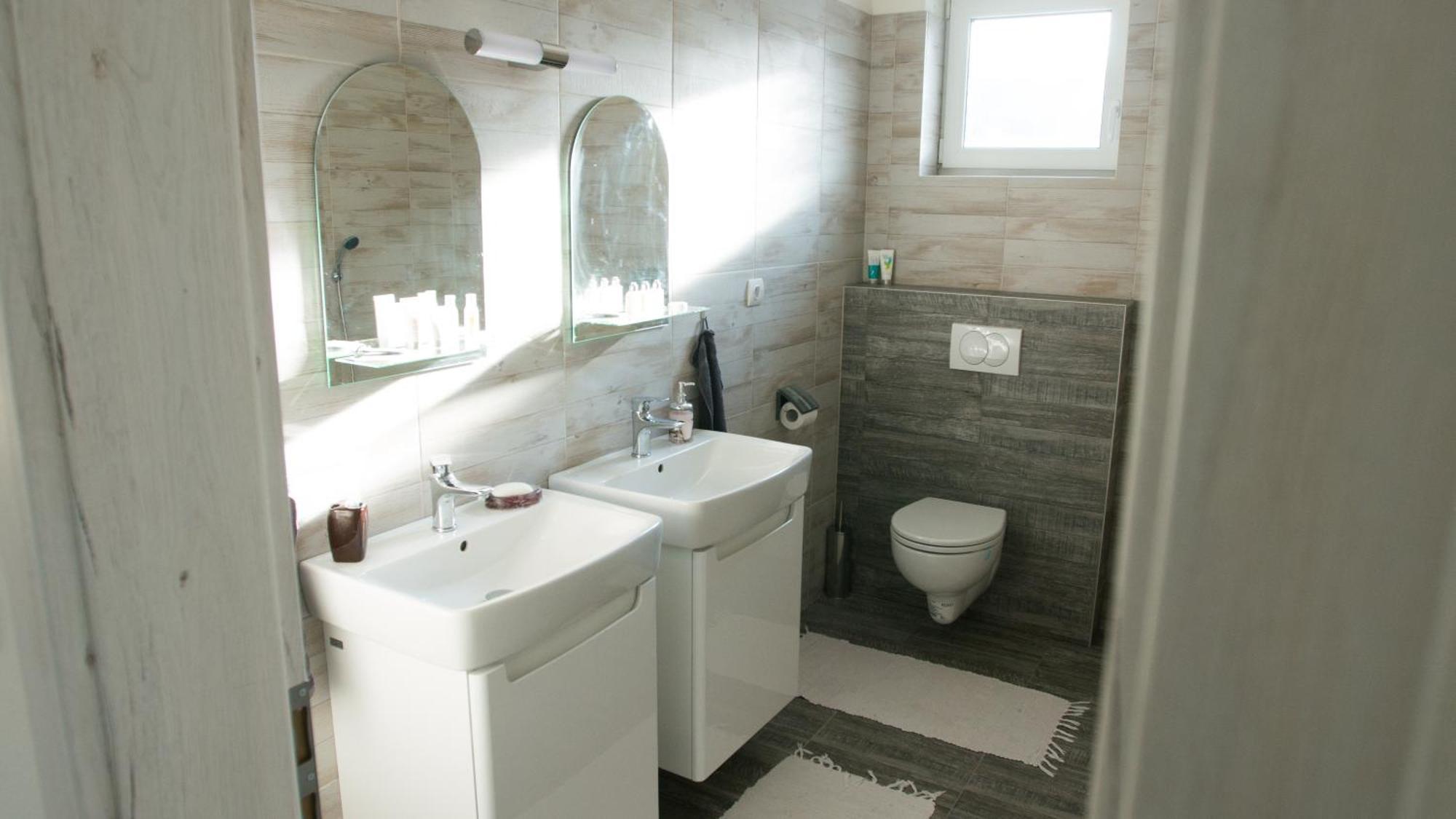 Royal House Trencin Villa ภายนอก รูปภาพ
